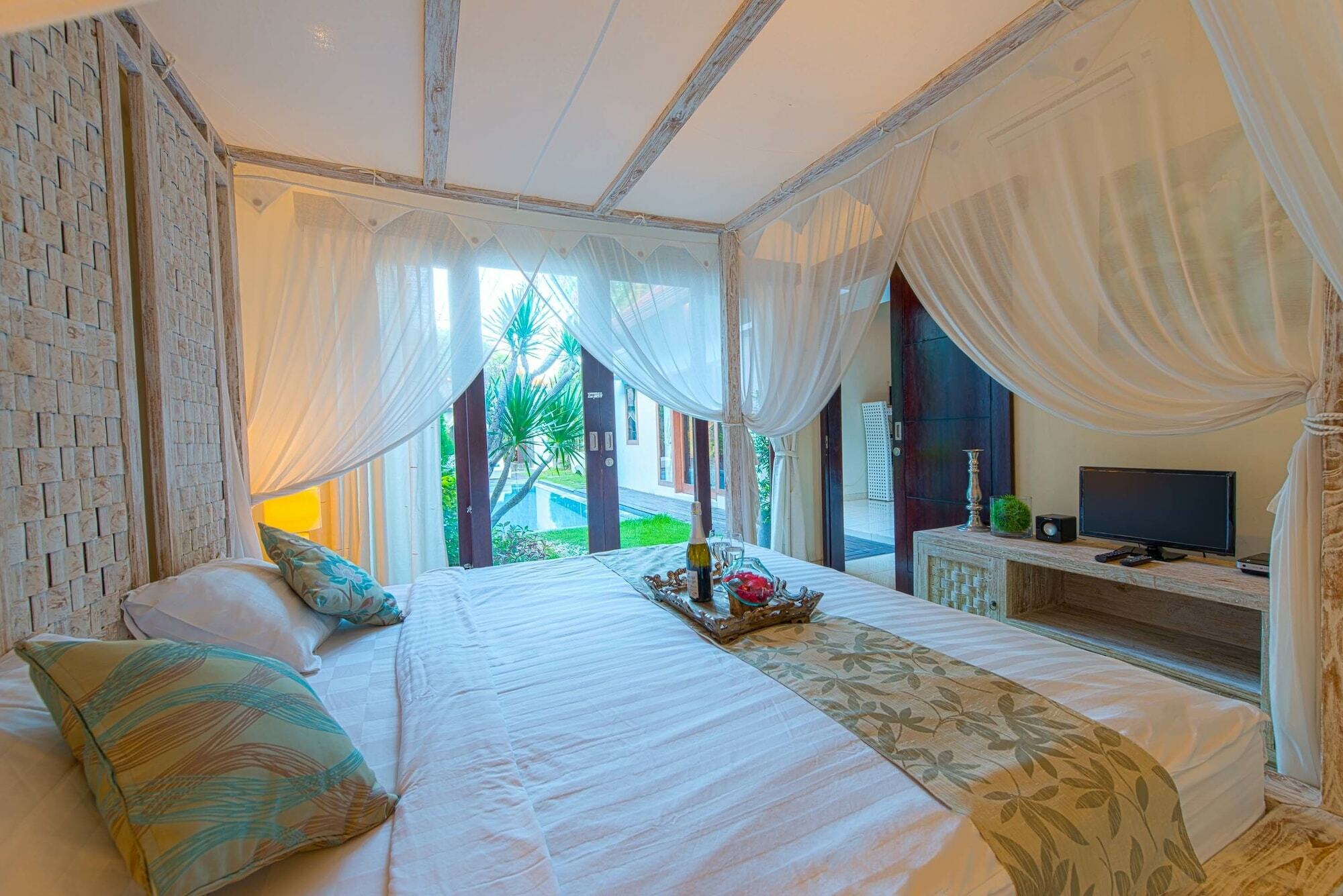 Villa Enjoy - Seminyak Center Kültér fotó