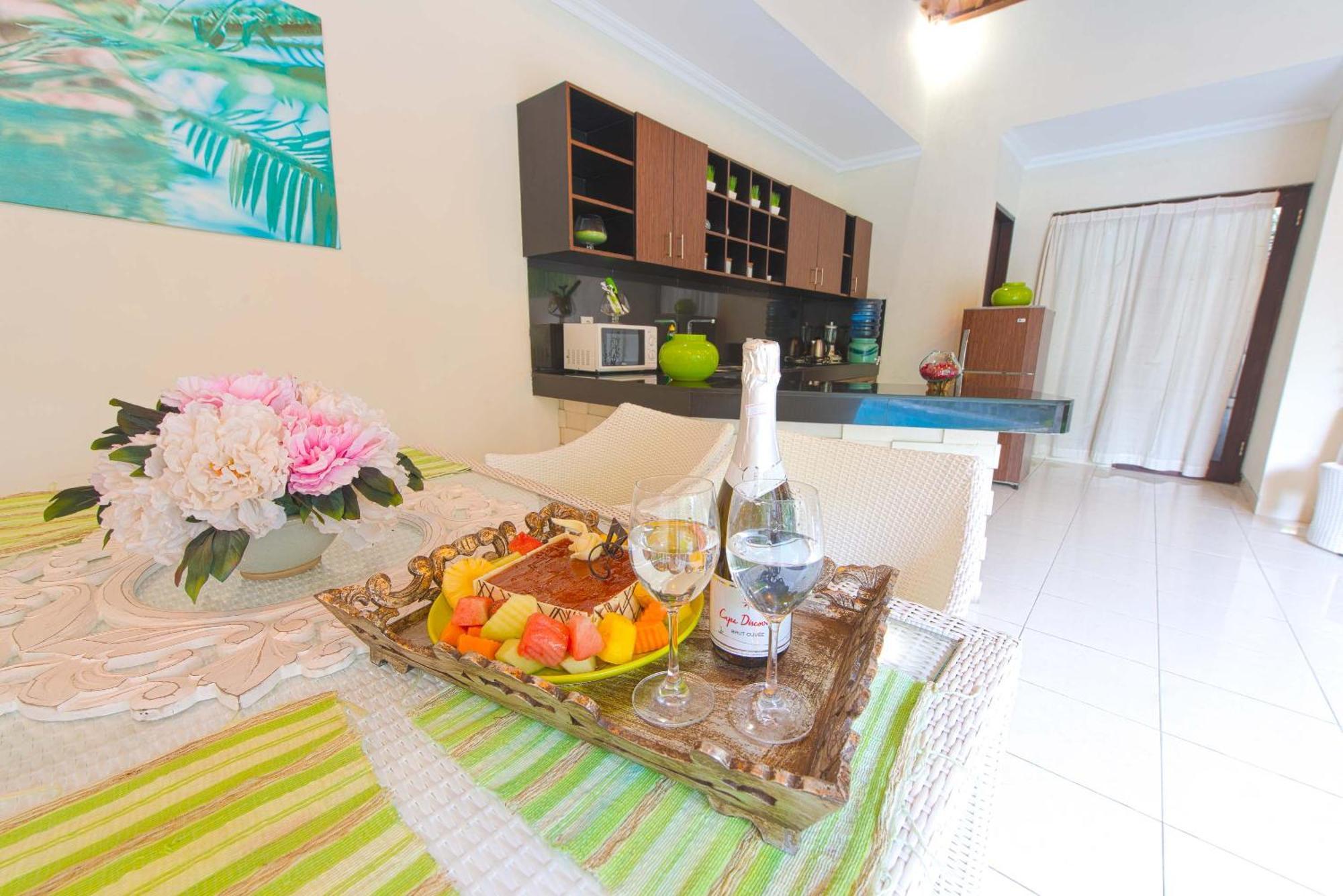 Villa Enjoy - Seminyak Center Kültér fotó